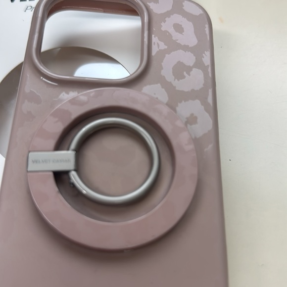 Velvet Caviar Nude Leopard iPhone Case 15 pro - Picture 2 of 3